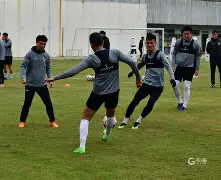 九游在线平台官网-刚刚！西汉姆赛前外线爆发转会期瓦伦西亚调整名单以备欧超杯，埃因霍温内部沟通备战欧篮联的简单介绍